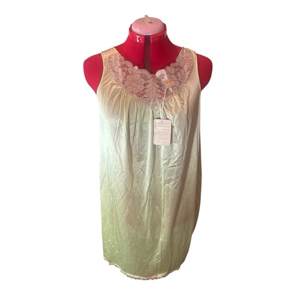 Vintage Vanity Fair Antron III Satin Nightgown – Green Lace – NWT – Medium